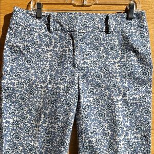 LOFT Riviera “Julie” Spring / Summer Navy and Cream Floral Ankle Stretch Cotton